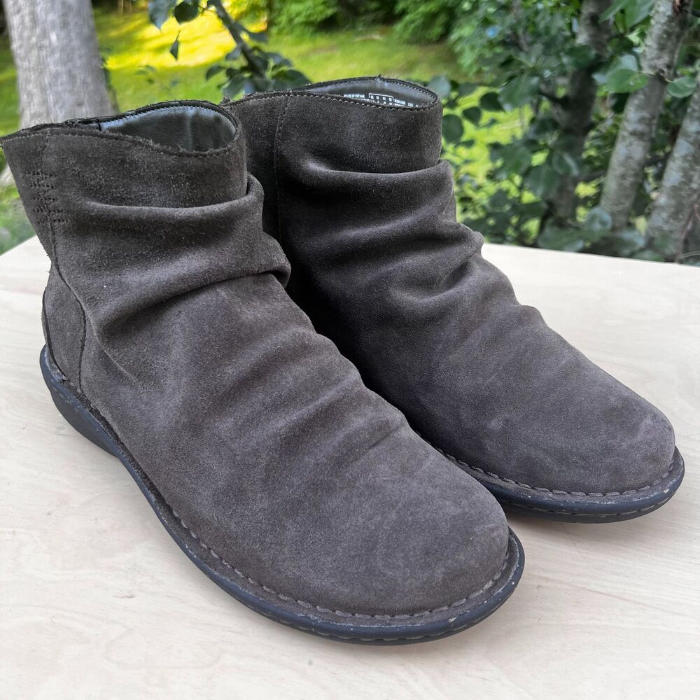 Clarks Avington Swan Suede Ankle Boots Size 9 M